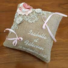 Epingle Par Chanchan Goutagny Sur Bijoux En Perles Tissees Salon Du Mariage Coussin Mariage Mariage