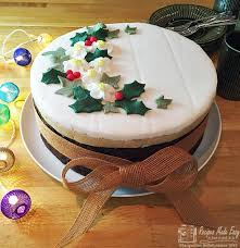 Gumpaste, fondant, food coloring, colored sugar, flavoring Christmas Cake Decorating Tips 25 Ideas For Icing The Cake