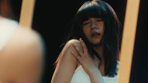 池田エライザ 自分のおっぱいを揉むシーン 【お宝キャプ画像｜セクシーテレビジョン】