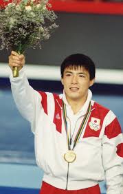 吉田 秀彦 yoshida hidehiko 選手データ | 小学4年から柔道を始め、14歳で上京し柔道の名門私塾、講道学舎に入門。明治大学に進学後は全日本大学選手権で3連覇を果たすと、その後、得意の内股を武器に嘉納治五郎杯、講道館杯. Rdi8ukgb1rch1m