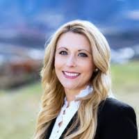 Beth Knowlton's Instagram, Twitter & Facebook