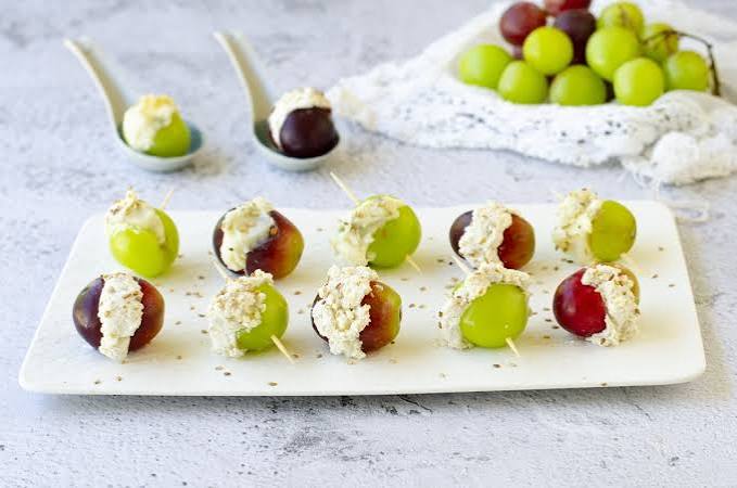 Grapes with Cheese