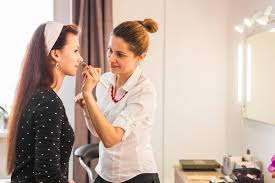 Vous avez toujours rêvé d'être esthéticienne ? Comment Devenir Estheticienne A Domicile Wecasa
