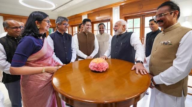 PM Narendra Modi to NDA MPs at breakfast meeting: 'Be careful & dignified while using technology' | India News - The Indian Express