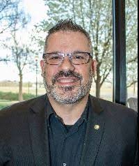 Damien Berg's Instagram, Twitter & Facebook