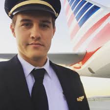 Pilot Pete Emerges as The Bachelor's Likely Next Lead