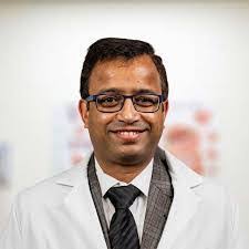 Polly Lange's Instagram, Twitter & Facebook