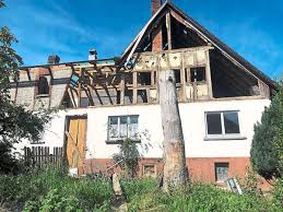Grüß dich josef,  du altes haus! Fluorn Winzeln Fast 200 Jahre Altes Haus Fallt Jetzt Oberndorf Umgebung Schwarzwalder Bote