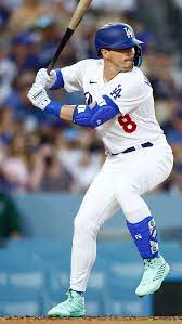 Kiké Hernández re-signs with Dodgers, Manuel Margot traded to Twins