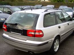 video Volvo V40 2002 .mpg - YouTube