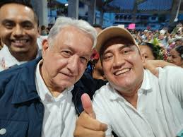 El Corredor Interoceánico del Istmo de Tehuantepec representa una  oportunidad histórica para el desarrollo económico y bienestar para nuestra  región. Gracias presidente Andrés Manuel López Obrador y presidenta electa,  la Dra. Claudia