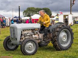 From its brilliant sloping bonnet (which makes loader work a doddle), to its three rear spools, the massey ferguson 5609 packs a heap of features into a small space. Tractordata Com Ferguson Fe 35 Tractor Photos Information