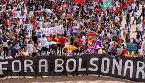 Camisas e bandeiras de diferentes grupos também se fazem presentes. Movimentos Consideram Um Acerto Politico 2Âº Ato Pelo Fora Bolsonaro Em Porto Seguro Jojo Noticias