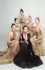 Tinh dầu thấm sâu vào trong da, làm sạch lỗ chân lông, giảm sự mất cân đối cũng như làm giảm nếp nhăn trên da. Bi Quyáº¿t DÆ°á»¡ng Nhan Sáº¯c Tá»« Yhl