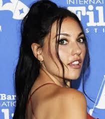 Angelique Gross's Instagram, Twitter & Facebook