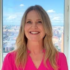 Kim Frith's Instagram, Twitter & Facebook