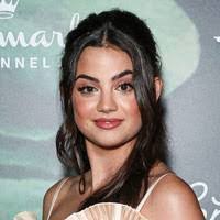 Cathy Newell's Instagram, Twitter & Facebook