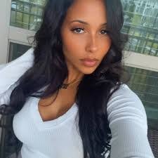 Kristen Leeper's Instagram, Twitter & Facebook