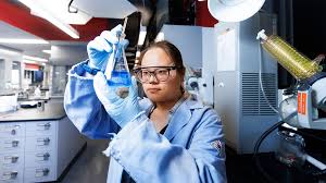 Grad student finds teaching career amid research program