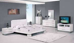White bedroom furniture sets are stylish and elegant and their unbelievable deals will make your jaw drop. White High Gloss Finish Modern Platform Bedroom Set
