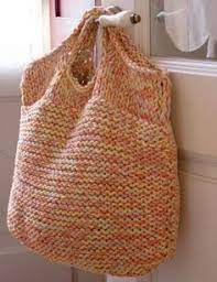 A stylish circular pocket is sewn on the outside of the bag and on the inside are gathered pockets, perfect for water bottles. 85 Purse Bag Knitting Patterns Ideas Knitting Knitting Patterns Knitted Bags