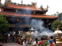 財團法人台北市艋舺龍山寺， 台北市。 2,792 個讚 · 463 人正在談論這個 · 181 個打卡次。艋舺龍山寺 è‰‹èˆºé¾å±±å¯º è¬è¯å€ å°åŒ—å¸‚ å°ç£æ—…éŠè³‡è¨Š æ—…éŠå°Žè¦½ Travelkingæ—…éŠçŽ‹