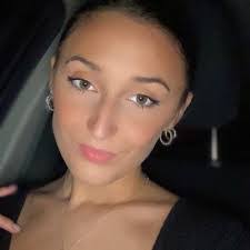 Macie Bell's Instagram, Twitter & Facebook