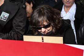 Ayşen Gruda'nın kızı Elvan Gruda'dan Perran Kutman açıklaması - Magazin  Haberleri