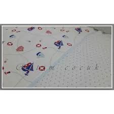 Ürünümüz %100 organik pamuk ipliğinden üretilmiştir. P M 100 Pamuk 60x120 Denizci Kenar Korumali Erkek Bebek Uyku Seti Yelkenli