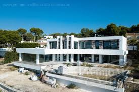 Daarnaast deelt het blok de open plattegrond op een speelse wijze op. Modern Design Villa For Sale With Nice Sea Views In Benissa