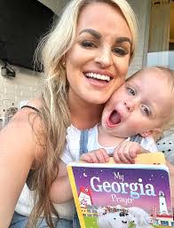 Ashley Aaron's Instagram, Twitter & Facebook