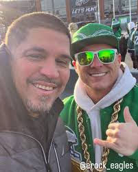 I never get sick of watching this dude.!!! 🏀🏀🏀