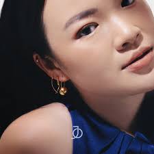 JO Gold Ball Safety Pin Earring 17k