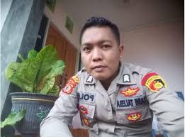 The video has gone viral on social media. Zaini Taleba Polisi Bolmut Pencipta Lagu Corona Yang Viral Indo Media