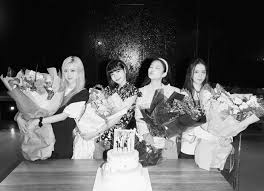 Aug 28, 2020 · los rumores de una colaboración entre las artistas circularon durante un tiempo en varios sitios web. Blackpink Members Jisoo Rose Jennie And Lisa Celebrate 4th Anniversary With Beautiful Pictures Bollywood News Bollywood Hungama