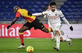 Un départ qui devrait se faire après la rencontre face à lille, ce soir (21h) puisque mccourt assistera au match en tribune. Ligue 1 Lyon And Om Have Fun Lille And Paris Grimace Archyde