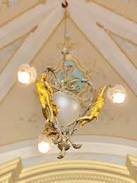 Palazzo Bonelli Patane Particolare Del Lampadario All Ingresso Picture Of Palazzo Bonelli Patane Sicily Tripadvisor
