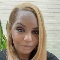 Ana Fiallos's Instagram, Twitter & Facebook