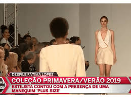 A minha mãe conta que um dia comprou uma. Fatima Lopes Designer Instagram