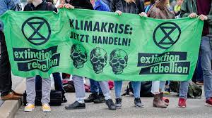 Eine weltweite bewegung des friedlichen, zivilen ungehorsams für unseren planeten und dessen zukunft. Extinction Rebellion In Hamburg Aktivisten Wollen Kreuzung Blockieren Welt
