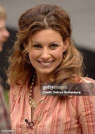 Debra Symonds's Instagram, Twitter & Facebook