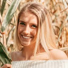 Tracy Adams (@WebeboatinAdams)