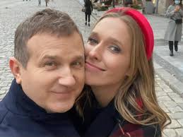 Личная жизнь кати осадчей также многих интересует, какой рост у кати осадчей. Kak Zhe Eto Priyatno Dazhe Chitat Gorbunov Vpervye Vyskazalsya O Tretej Beremennosti Osadchej Bulvar Shoubiz