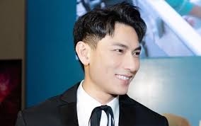 Isaac khẳng định 'mình lúc nào cũng đẹp'