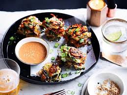 Asiapuffer Mit Erdnussdip Rezept Lecker Kochen Fur Gaste Rezepte Essensrezepte