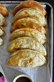 Easy Chicken Empanadas With Garlic Mojo Sauce Dula Notes Recipe Chicken Empanadas Empanadas Recipes