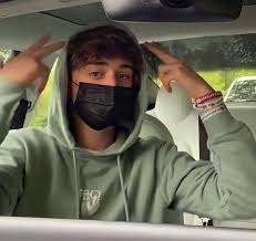 He has always been interested in acting and performing on stage, so he started his career with modeling and playing in. Stranger Things 4 On Twitter Noah Schnapp On Tiktok Filming Strangerthings4 Https T Co Unkio9wod6 Twitter