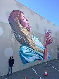 How To Make An Interesting Art Piece Using Tree Branches Ehow Art Street Art Graffiti Urban Street Art