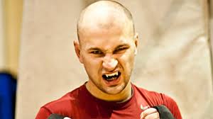 Боевой рэпер из России пытается одержать первую победу в UFC