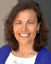 At the Helm: Cutshall, Brigitte, Hartmann, Dora, Bingham, Julia, Sirjue,  Micheal, Thompson, Rob: 9798638546748: Amazon.com: Books